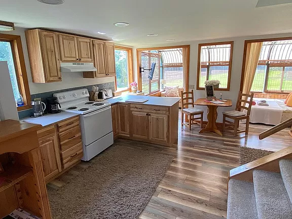 Finger Lakes Chalets of Canandaigua Private Resort upgraded kitchen