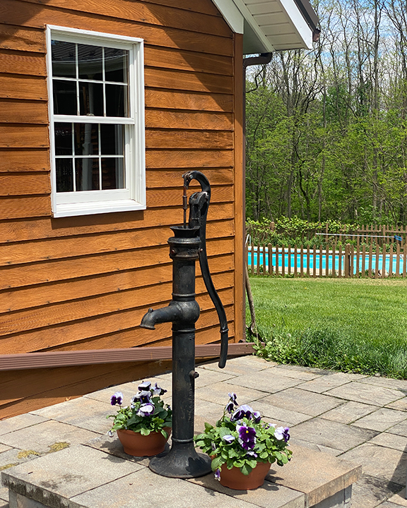 Farmhouse annex pool view